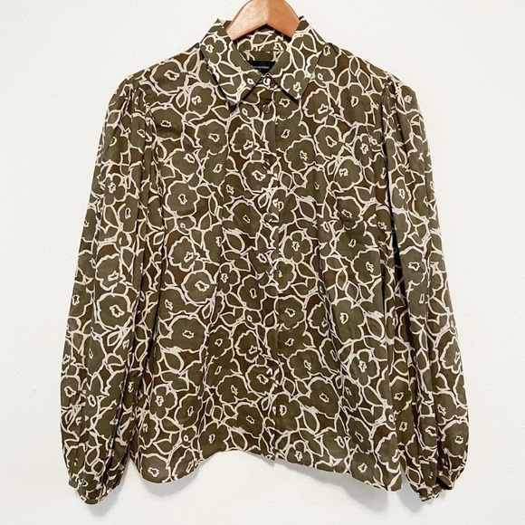 Banana Republic Puff-Sleeve
Button-down Floral Patterned Shirt - Picture 4 of 8